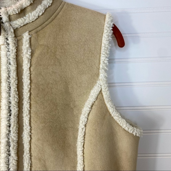 Liz Claiborne Western Sherpa Vest SZ M Faux Suede Shearling Fleece Warm Winter - Picture 4 of 12